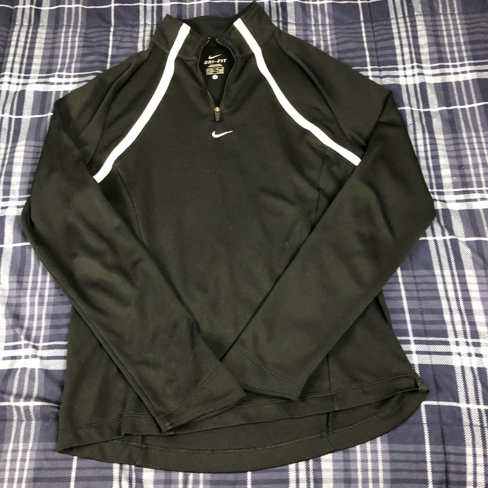 Kids Nike long sleeved dry fit pull over